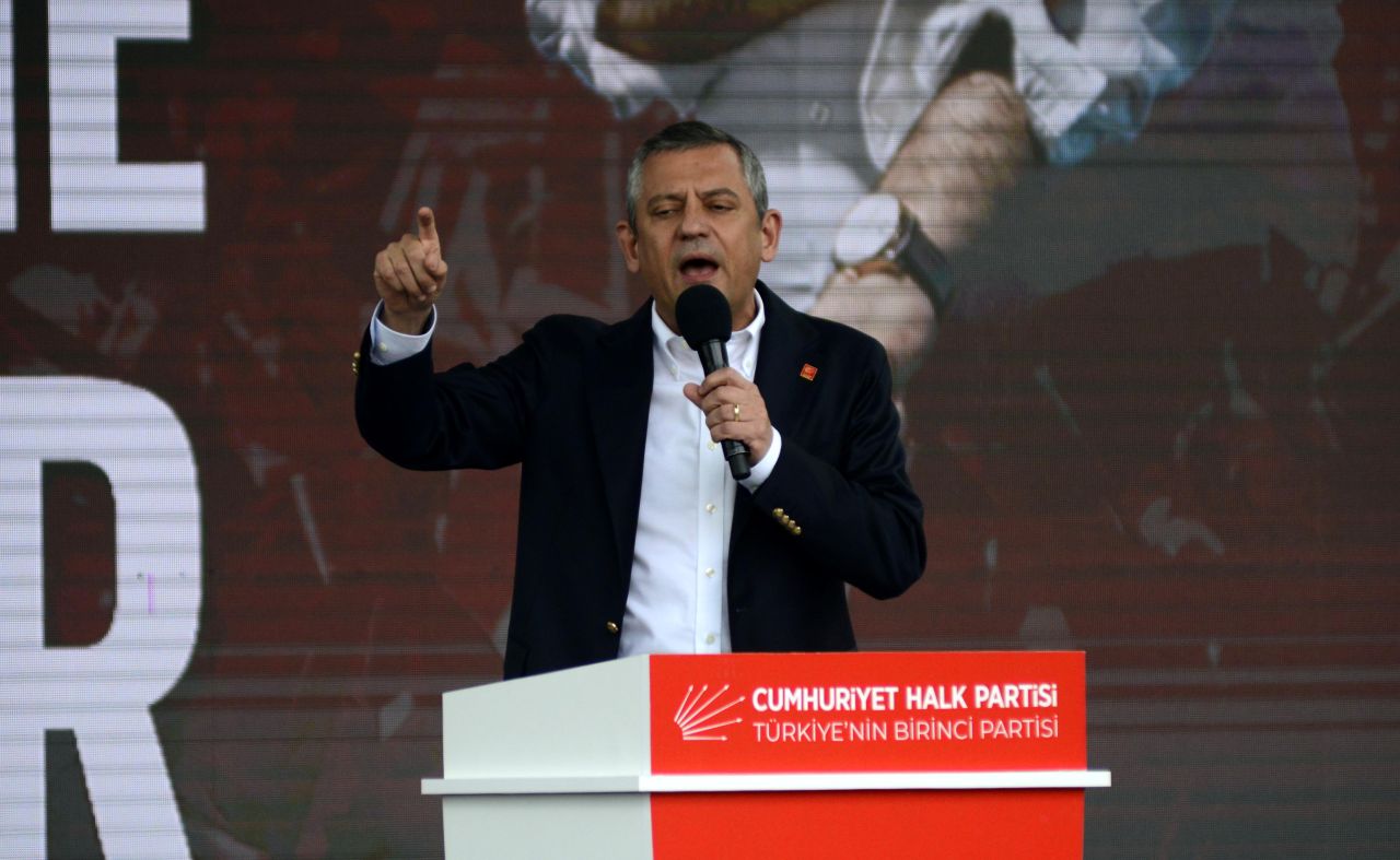 Özgür Özel siyaseti bırakacağını açıkladı, Milli Eğitim Bakanına hakaret etti 2