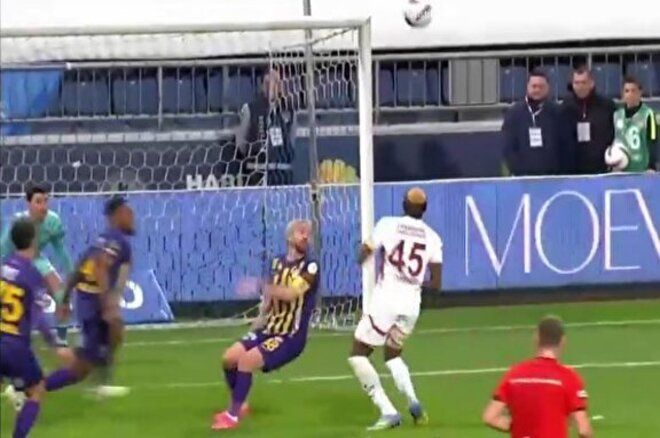 Victor Osimhen'in Eyüpspor’a attığı golde ayağının uzandığı yükseklik futbol tarihine geçti 7