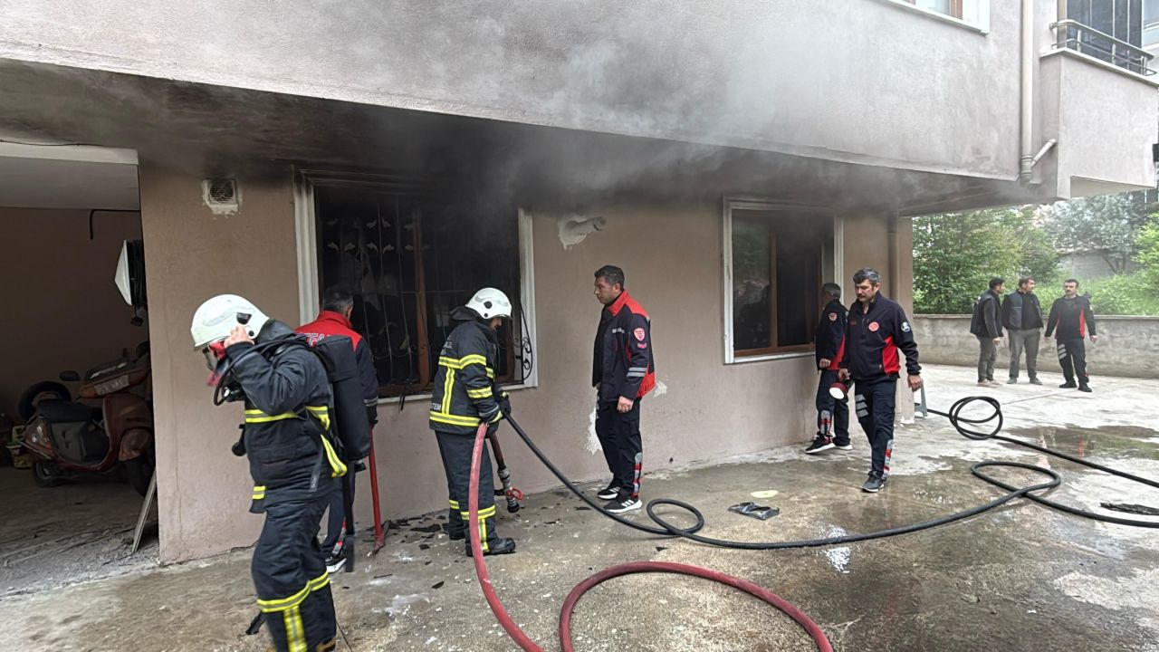 Tokat’ta kahraman polisler! Çocukları alevlerden kurtardılar 2