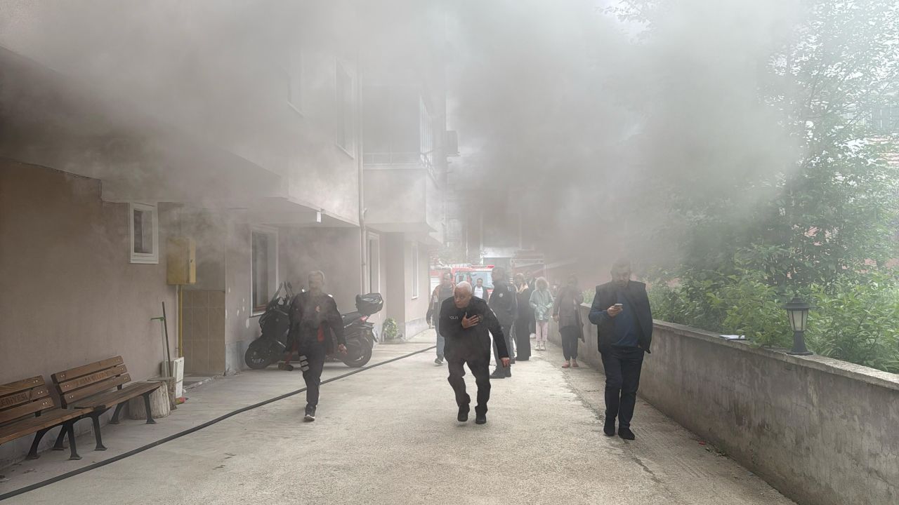 Tokat’ta kahraman polisler! Çocukları alevlerden kurtardılar 3