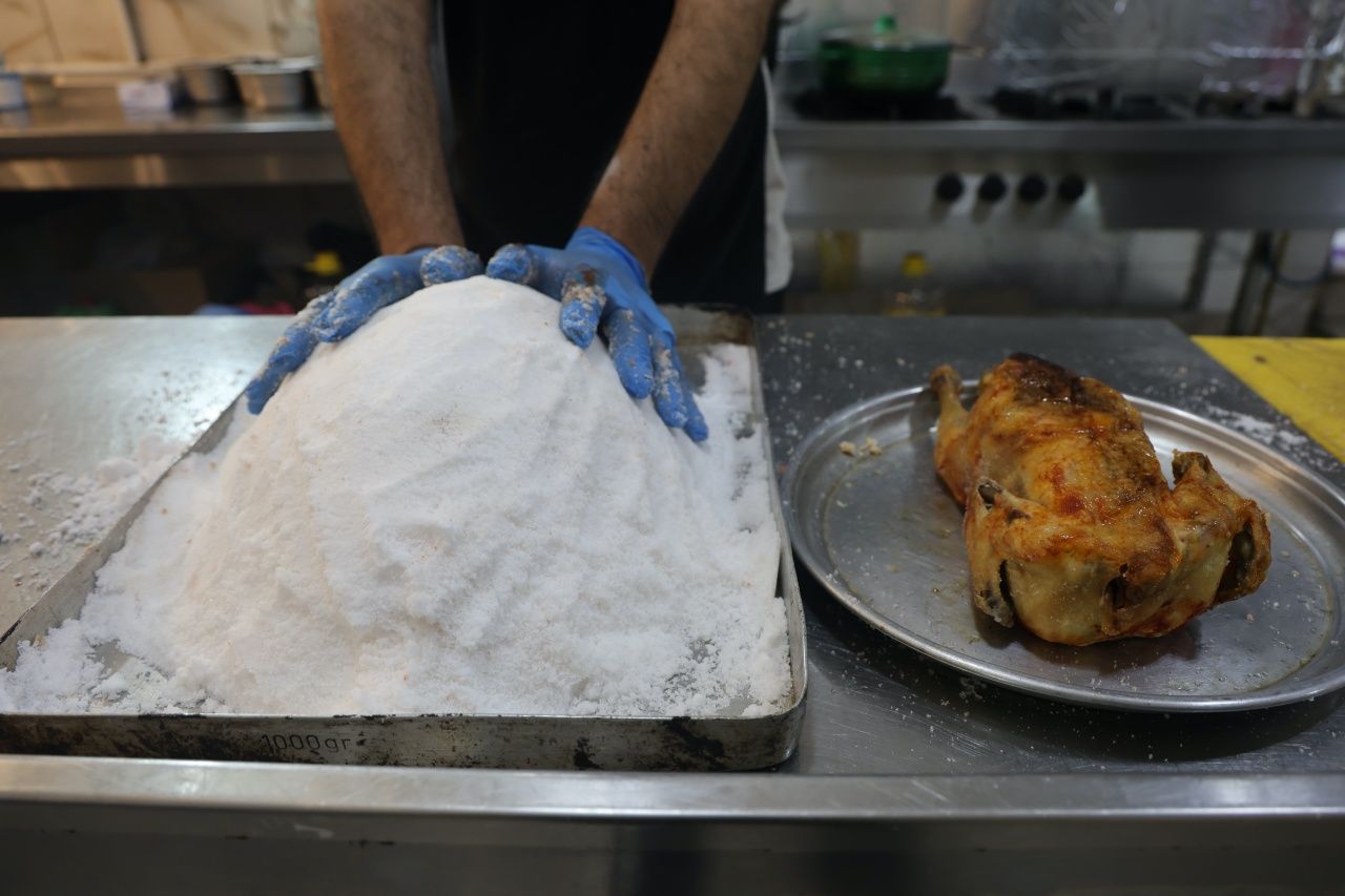 Gastronomi şehri parlıyor! Hatay’ın alevli lezzeti ‘tuzda tavuk’ tescilleniyor 5