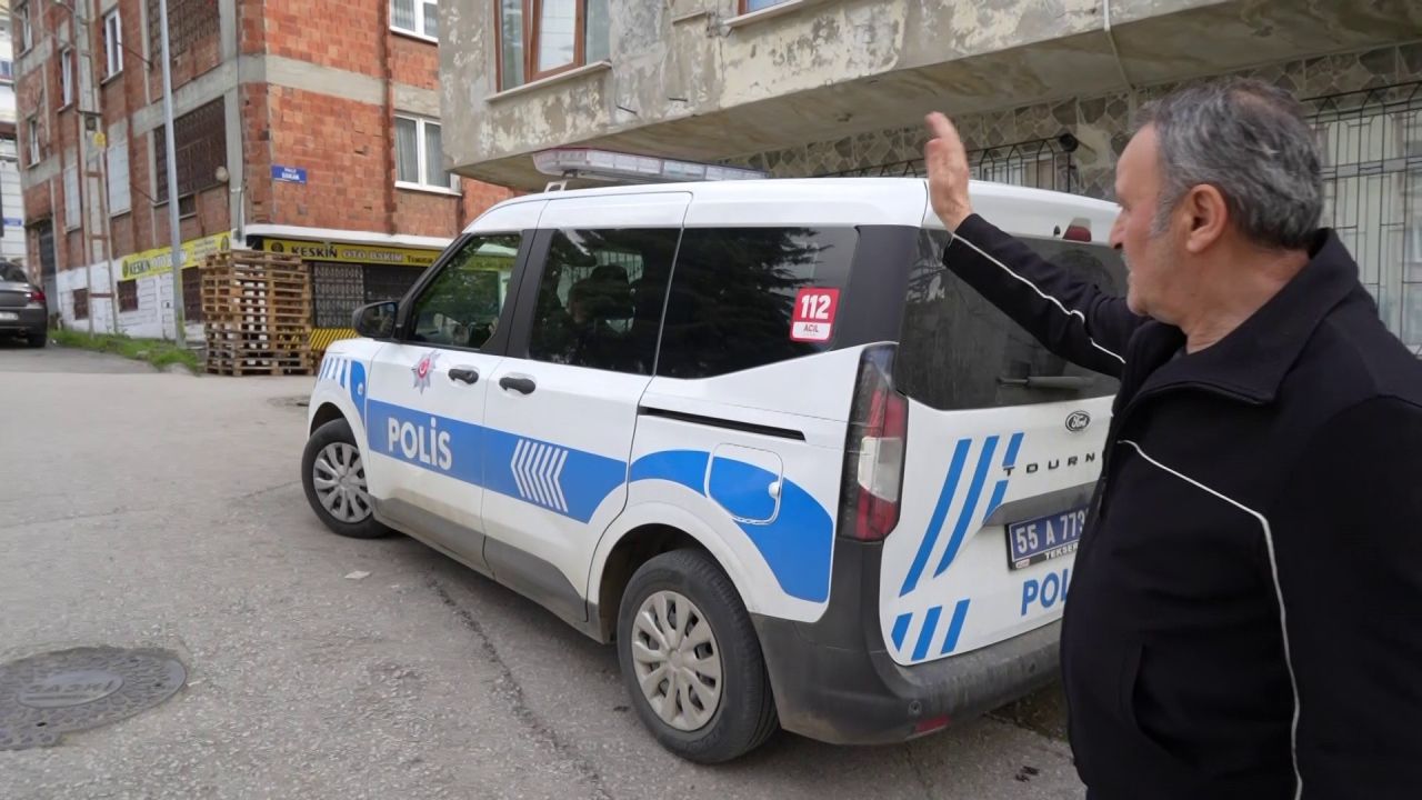 Samsun’da örnek davranış! İçi dolar dolu cüzdanı polise teslim eden çift yürekleri ısıttı 3