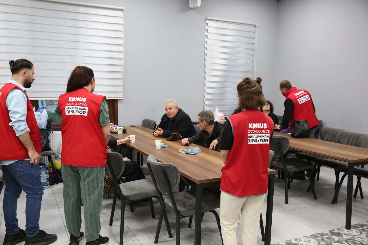 Küçükçekmece Belediyesi deprem sonrası seferber oldu! 10 bin vatandaşa destek, 35 bin porsiyon yemek 3