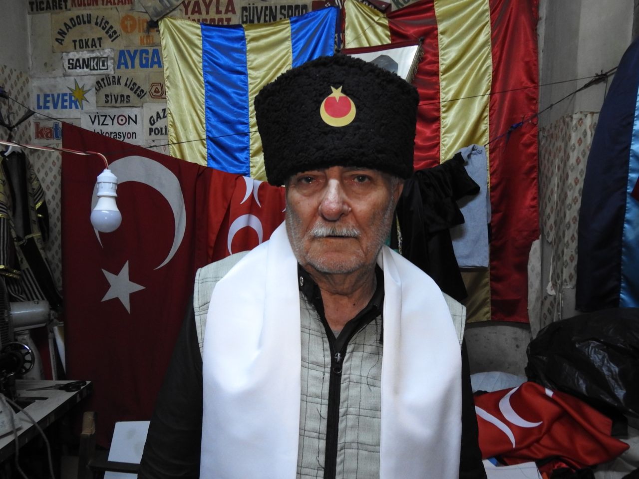 Gaziantep’in emektar terzisi! 60 yıldır cübbe dikiyor, mesleğine aşkla bağlı! 5