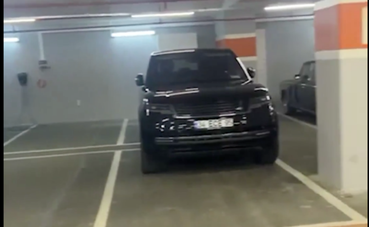 İstanbul'da yolsuzluk operasyonu! Lüks otomobilleri otoparkta gizlediler, milyonluk araçlara el konuldu 5