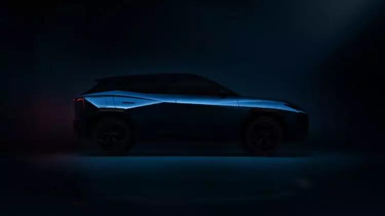 Ünlü markanın yeni otomobili gündem oldu! Türkiye fiyatı piyasayı karıştıracak 8