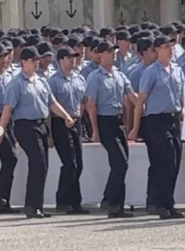 Askerliğini bitiren Mert Ramazan Demir’in yemin töreninden kareler ortaya çıktı 4