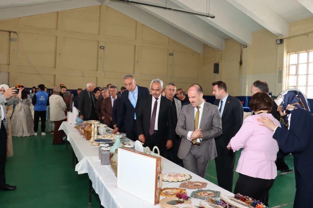 Oltu’da ev hanımlarına güç veren proje! ADEM’den mesleki eğitim ve ekonomik kazanç 1