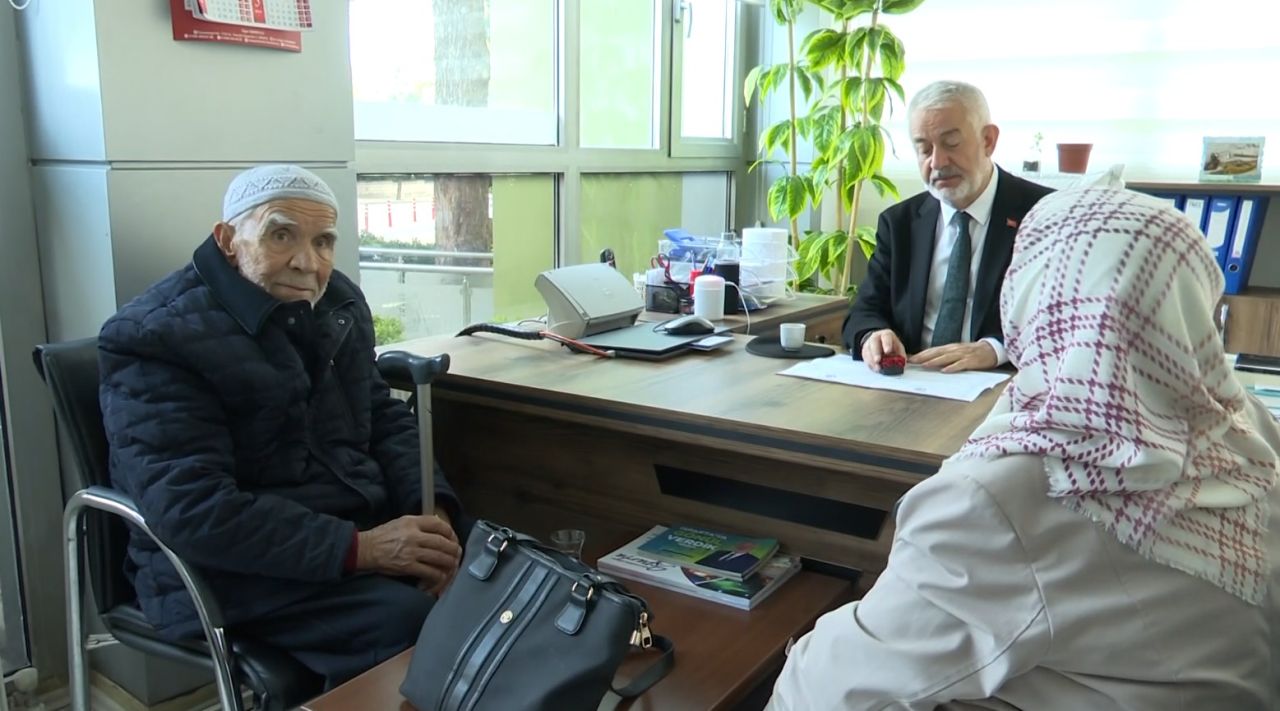 Isparta’da yürek ısıtan bağış! Yaşlı çift, biriktirdiği 7,2 gram altını yoğun bakıma hediye etti 2