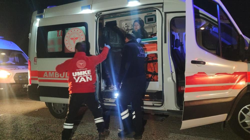 Van’da feci kaza: Yolcu otobüsü devrildi, 28 yaralı! Ortalık savaş alanına döndü... 4