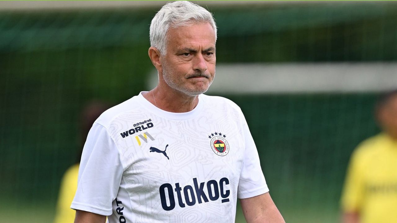 İrfan Can Kahveci ve İsmail Yüksek'in biletleri kesildi! Jose Mourinho iki yıldızın üstünü çizdi 4
