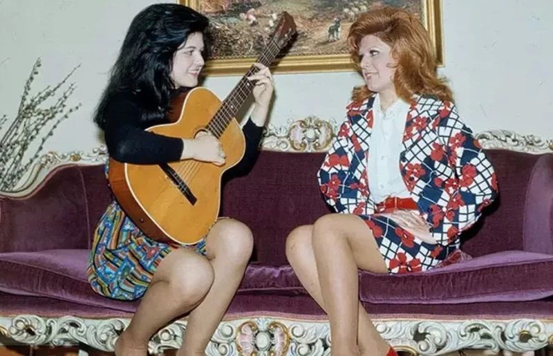 Eski eşi ve kardeşinin ihanetiyle yıkılmıştı! Gülden Karaböcek'in kızından Neşe Karaböcek'e barış çağrısı 1