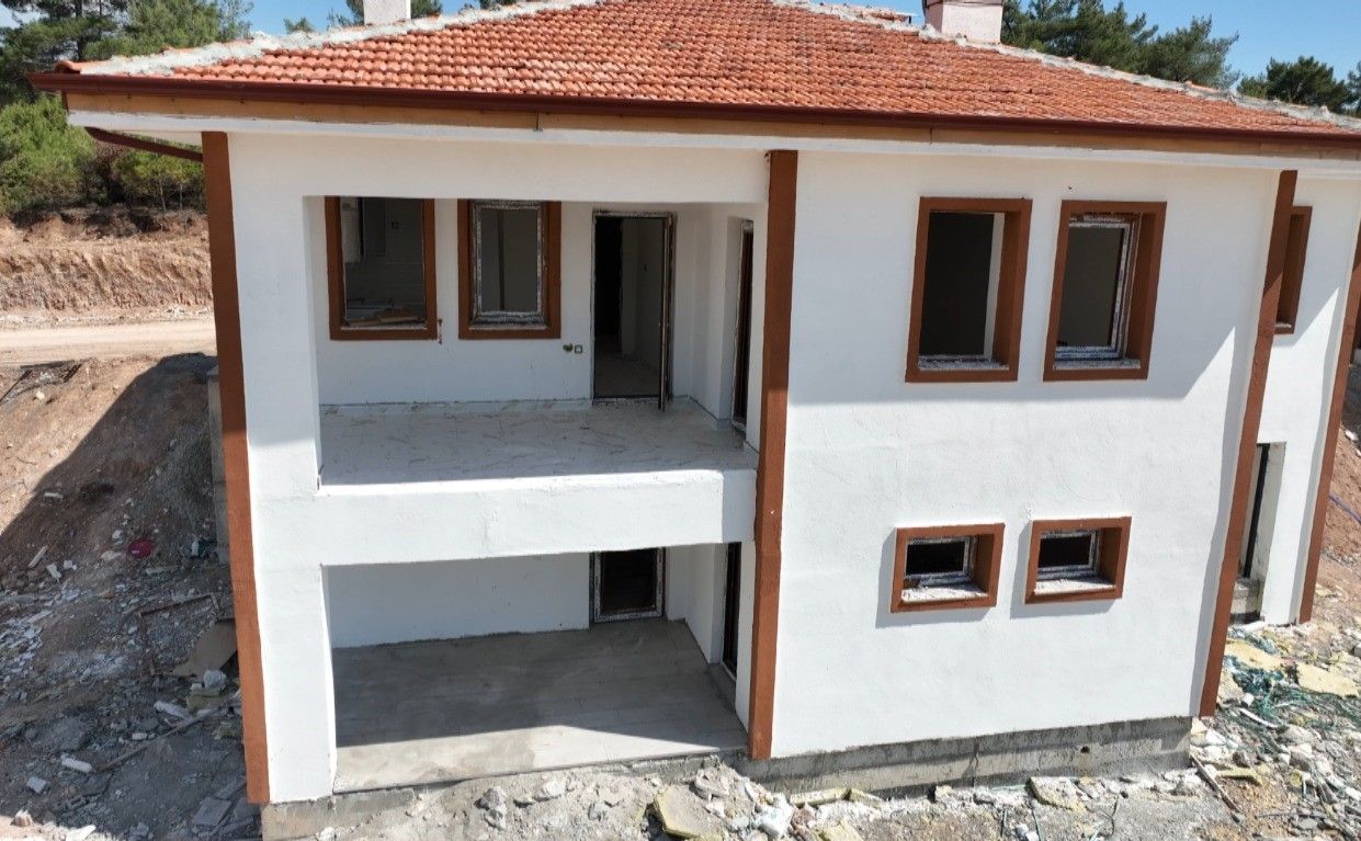 Kahramanmaraş Dulkadiroğlu'nda depremzedelere villa gibi evler yapıldı, muhtar öve öve bitiremedi 6