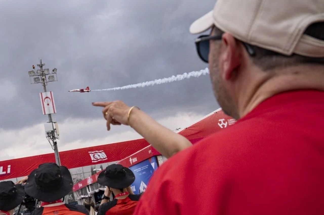 Türk Yıldızları TEKNOFEST KKTC’de gökyüzünü fethetti! Muhteşem gösteri uçuşu 1