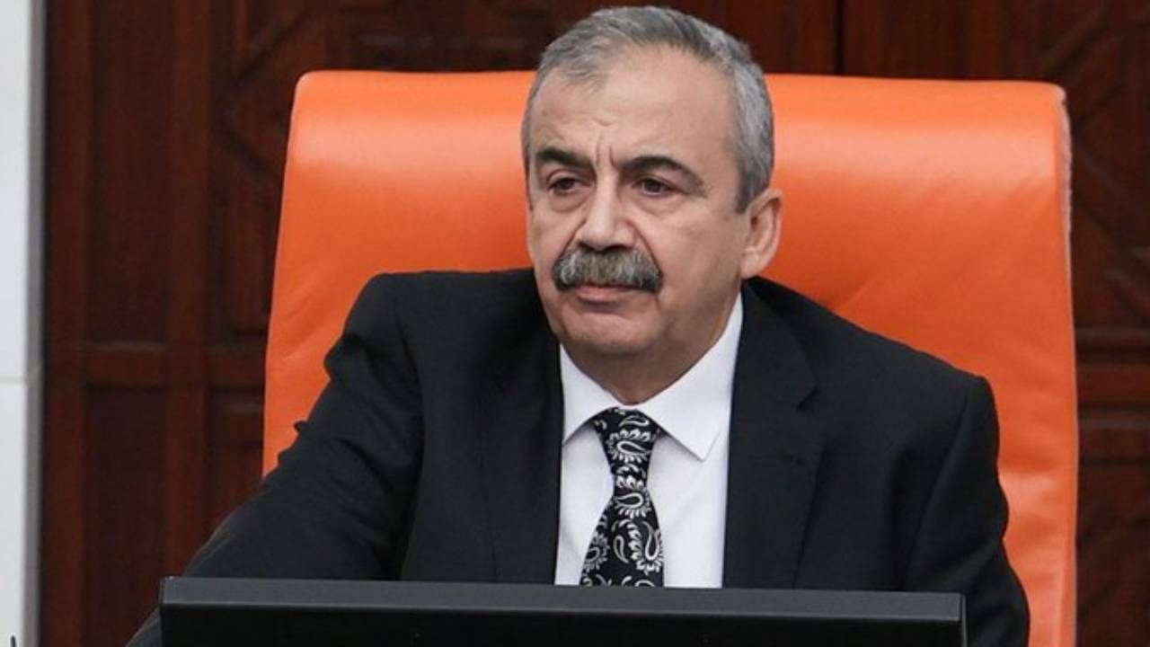 Siyasilerden, Sırrı Süreyya Önder için başsağlığı mesajları... "Türkiye idealine katkı sunma gayretiyle daima hatırlanacaktır" 9