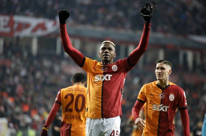 Victor Osimhen'den kariyer rekoru: Yine tarihe geçti! 5