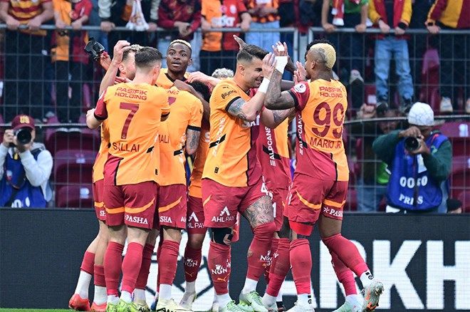 Sergen Yalçın'dan Galatasaray'ın galibiyeti sonrası Osimhen-Icardi karşılaştırması: Havasını bitirdi! 1