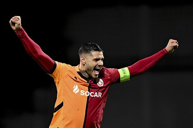 Galatasaray cephesinde art arda paylaşımlar: Osimhen, İcardi... 8