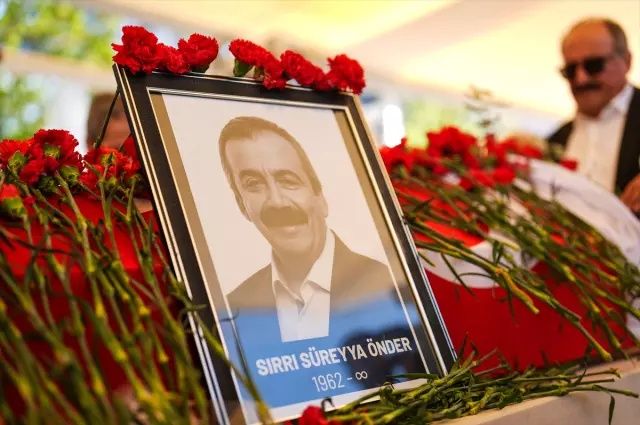 Sırrı Süreyya Önder'in vasiyeti yerine getirildi... Cenaze namazını İhsan Eliaçık kıldırdı! 2
