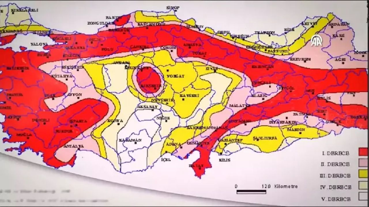 AFAD'tan korkutan paylaşım: Türkiye Deprem Tehlike Haritası'nda 485 diri fay segmenti bulunuyor 5