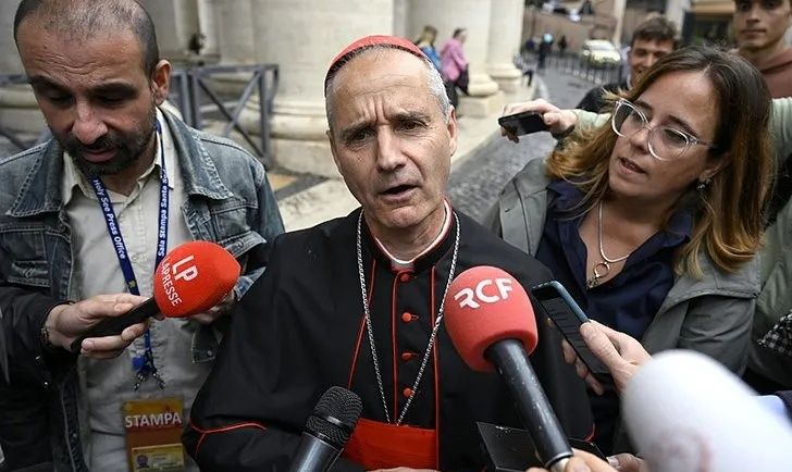 Yeni Papa bacadan çıkacak! Gözler Vatikan'da: Dünyanın en gizli oylaması bugün başlıyor! Sinyal kesiciler devrede... 10