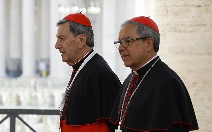 Yeni Papa bacadan çıkacak! Gözler Vatikan'da: Dünyanın en gizli oylaması bugün başlıyor! Sinyal kesiciler devrede... 5