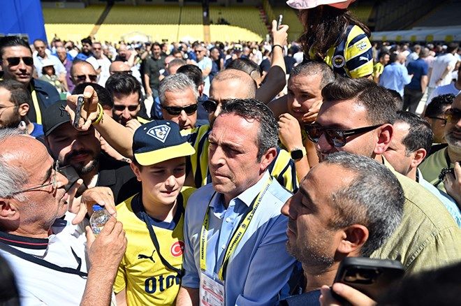 Ali Koç elini masaya vurdu: Seçim, Jose Mourinho, Victor Osimhen ve transferler.. 32