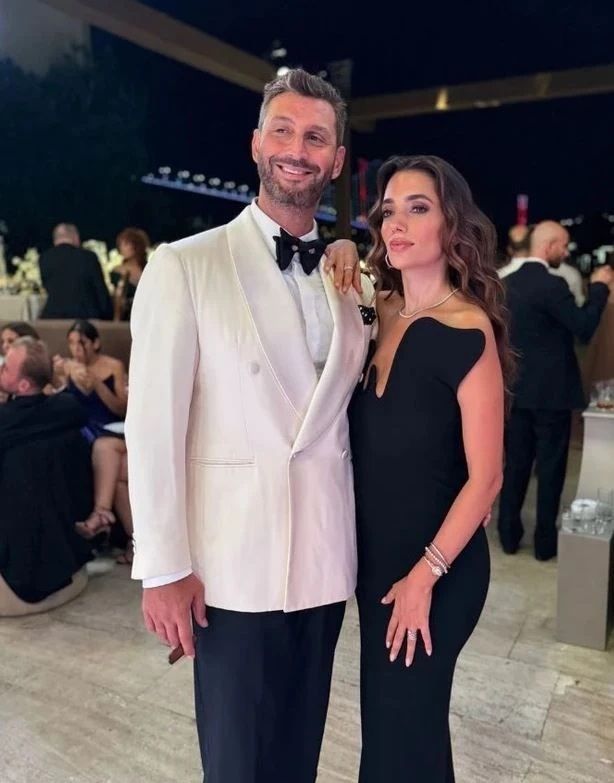 Rachel Araz'ın domates şeklindeki çantasının fiyatı dudak uçuklattı! 2