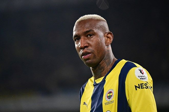 Dusan Tadic ile Anderson Talisca arasında büyük gerilim: Güçlükle tuttular! 4