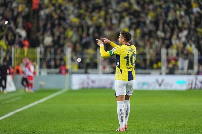 Dusan Tadic ile Anderson Talisca arasında büyük gerilim: Güçlükle tuttular! 5