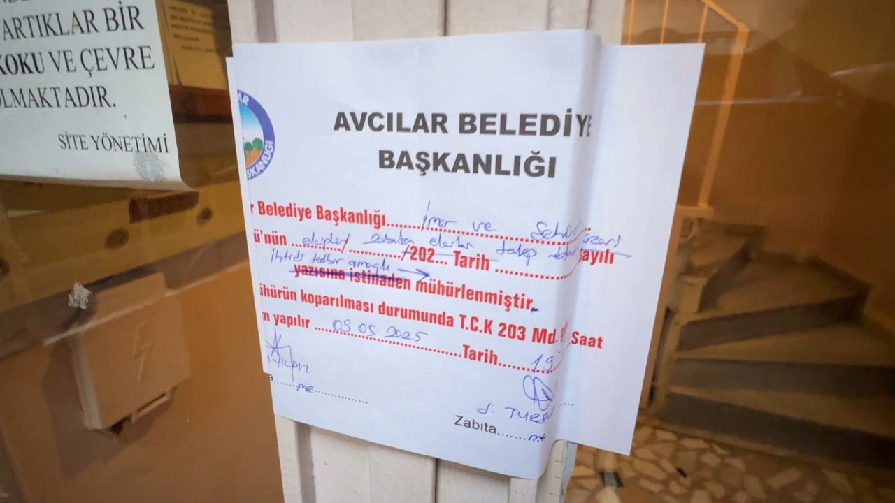 Avcılar'da 40 yıllık sitedeki binalar çürük çıktı, apar topar tahliye edilip mühürlendi 3