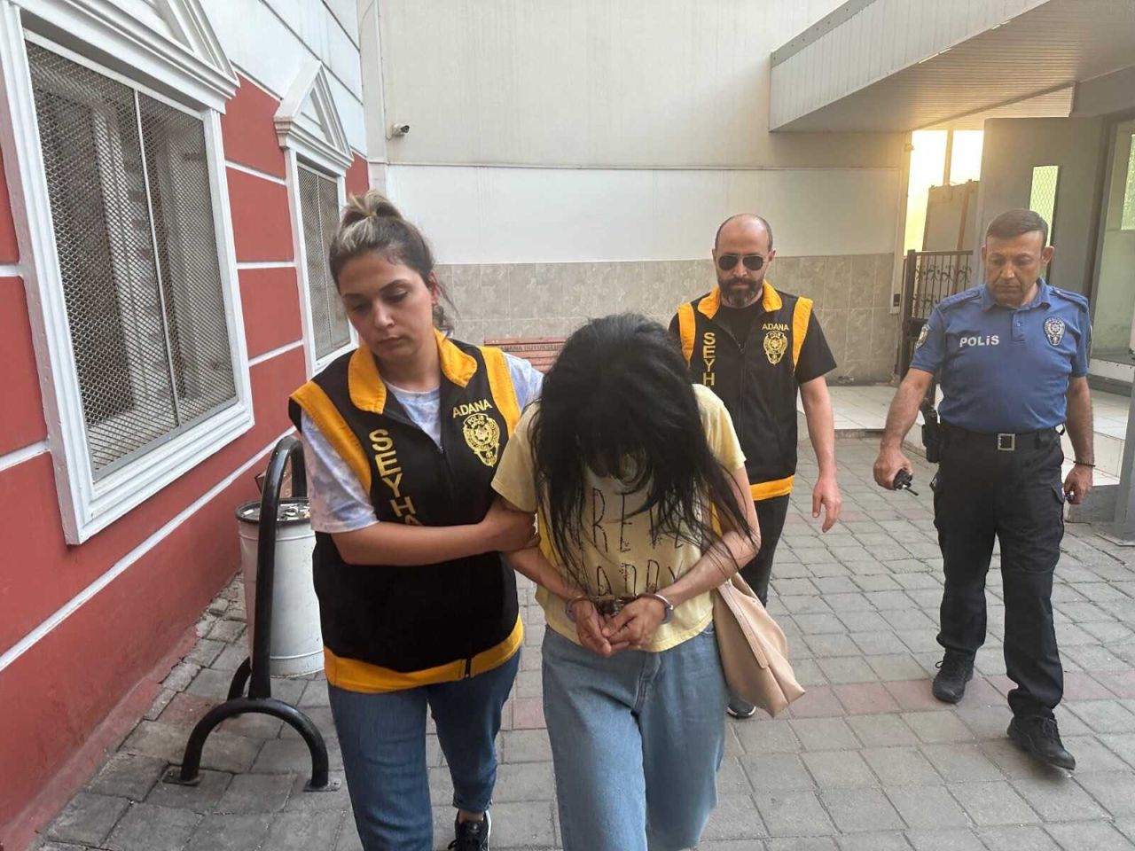 Özel gereksinimli öğrencilere vurdu, küfretti, şiddet uyguladı! Adanalı kalpsiz öğretmen tutuklandı 1