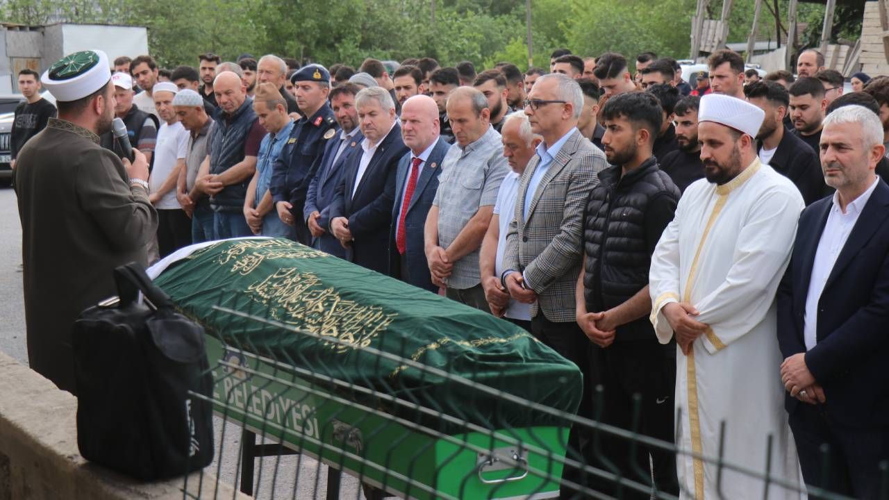Beton mikserine çarpmıştı! Motosiklet sürücüsü Saniye Yılmaz'ın öldüğü kazanın kask kamerası görüntüleri ortaya çıktı 10