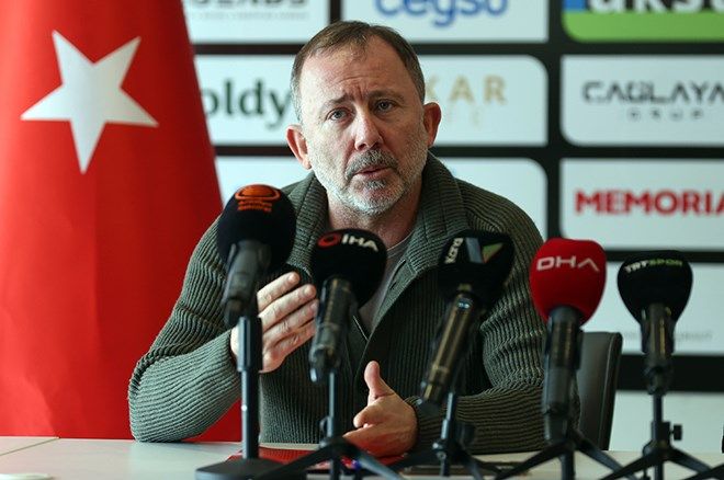 Sergen Yalçın'dan Fenerbahçe'ye bomba teklif: Avrupa'dan hemen 5 forvet önereyim! 2