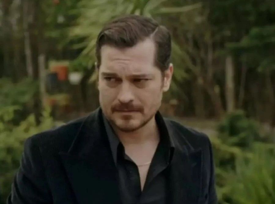 Sinan Akçıl’ın yeni imajı gündem oldu! Çağatay Ulusoy'un canlandırdığı Eşref karakterine benzetildi 5