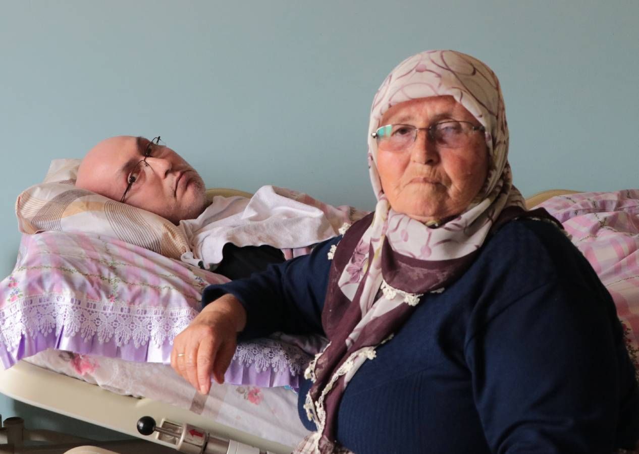 Ömrünü yatalak ve engelli çocuklarına adayan cennet anneler... Kayseri'den iki anne, iki insan manzarası 5