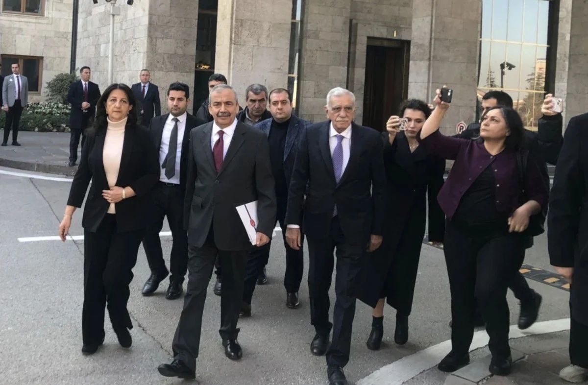 Her şey bu tokalaşmayla başladı... Adım adım Terörsüz Türkiye'ye giden yolda yaşananlar 7