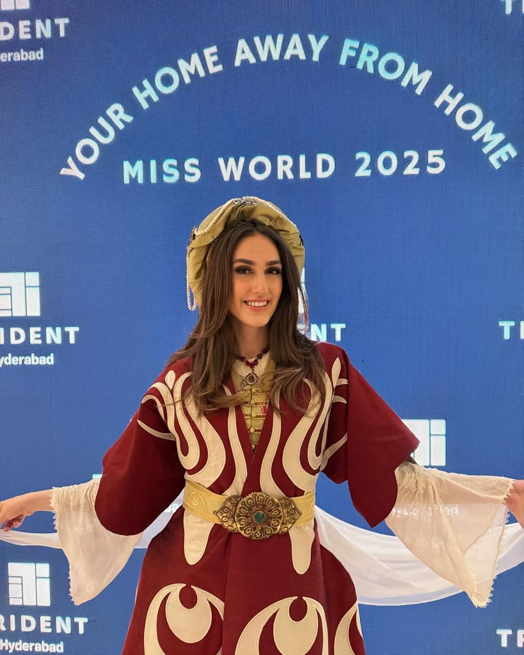 İdil Bilgen'in Ay-Yıldızlı elbisesi olay yarattı: Türk bayrağı Hindistan’da dalgalandı 3