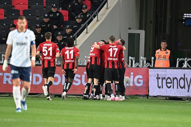 Dünyanın en iyi takımları belli oldu: Süper Lig ekibi listeye damga vurdu! Tam 166 sıra yükseldi... 22
