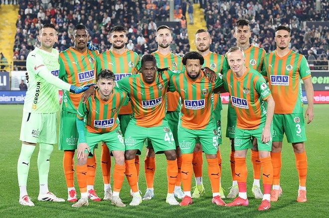 Dünyanın en iyi takımları belli oldu: Süper Lig ekibi listeye damga vurdu! Tam 166 sıra yükseldi... 24