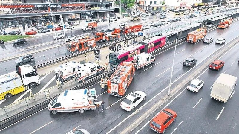 Metrobüs faciası göz göre göre gelmiş! İBB'nin ölümcül hatası... Şoförlere sadece 2 haftalık eğitim verildi... 3