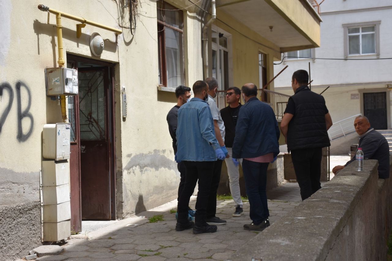 Çilingirle girilen evden 11 yıldır kayıp olan Hüseyin Okumuşoğlu'nun parçalanmış cesedi çıktı 4