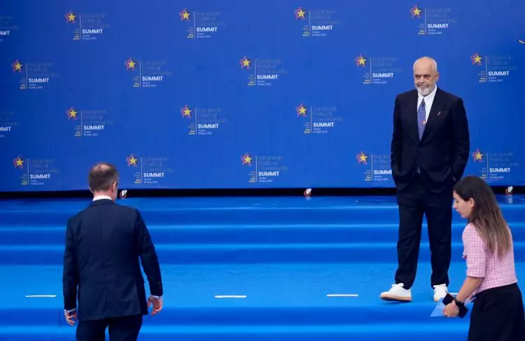 Avrupa Siyasi Topluluğu 6. Zirvesi'nden dikkat çeken kareler! Dünya gündemine oturdu 14