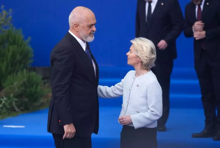 Avrupa Siyasi Topluluğu 6. Zirvesi'nden dikkat çeken kareler! Dünya gündemine oturdu 15