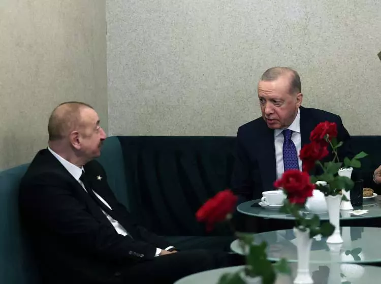 Avrupa Siyasi Topluluğu 6. Zirvesi'nden dikkat çeken kareler! Dünya gündemine oturdu 2
