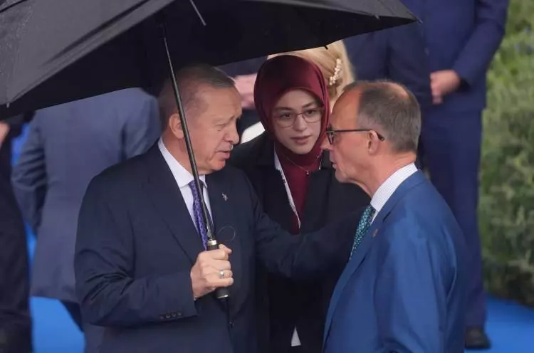 Avrupa Siyasi Topluluğu 6. Zirvesi'nden dikkat çeken kareler! Dünya gündemine oturdu 8