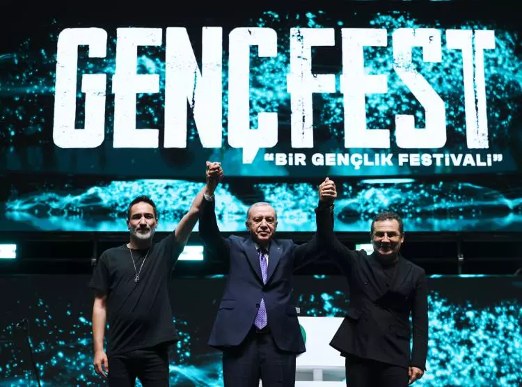 Cumhurbaşkanı Recep Tayyip Erdoğan, Ferhat Göçer ve Sagopa Kajmer... GENÇFEST'e damga vuran anlar! 9