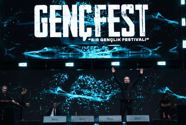Cumhurbaşkanı Recep Tayyip Erdoğan, Ferhat Göçer ve Sagopa Kajmer... GENÇFEST'e damga vuran anlar! 12