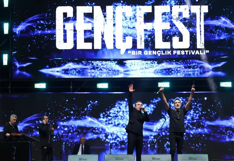 Cumhurbaşkanı Recep Tayyip Erdoğan, Ferhat Göçer ve Sagopa Kajmer... GENÇFEST'e damga vuran anlar! 13