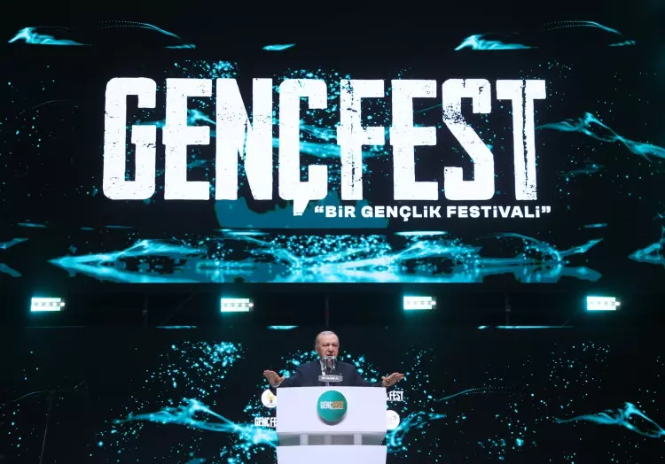 Cumhurbaşkanı Recep Tayyip Erdoğan, Ferhat Göçer ve Sagopa Kajmer... GENÇFEST'e damga vuran anlar! 7